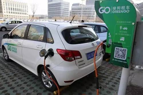 摩拜汽车 进军北上广 无押金,比打车便宜,1块8开走奔驰smart